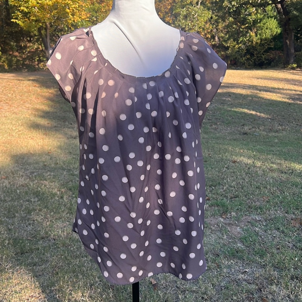 LAUREN CONRAD CAP SLEEVE BLOUSE……628